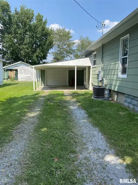 904 E Carter St, Marion, IL 62959 photo 14