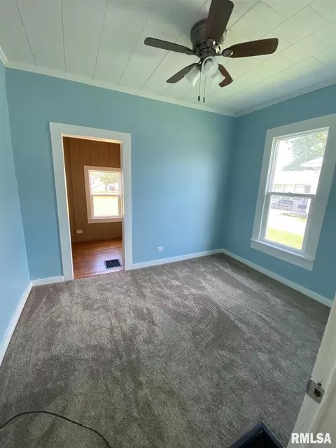 904 E Carter St, Marion, IL 62959 photo 9
