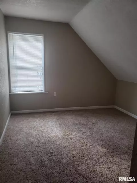 2530 4th St, Moline, IL 61265 photo 14