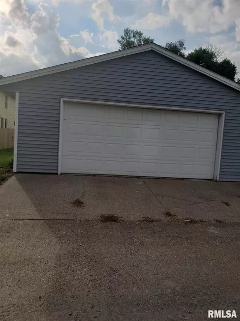 2530 4th St, Moline, IL 61265 photo 26