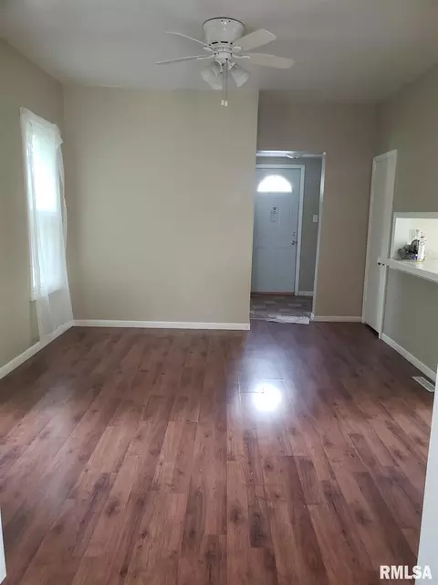 2530 4th St, Moline, IL 61265 photo 3