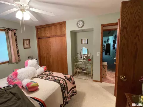 2716 35th St, Moline, IL 61265 photo 22