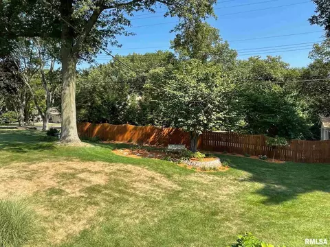 2716 35th St, Moline, IL 61265 photo 9