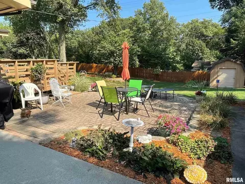 2716 35th St, Moline, IL 61265 photo 2