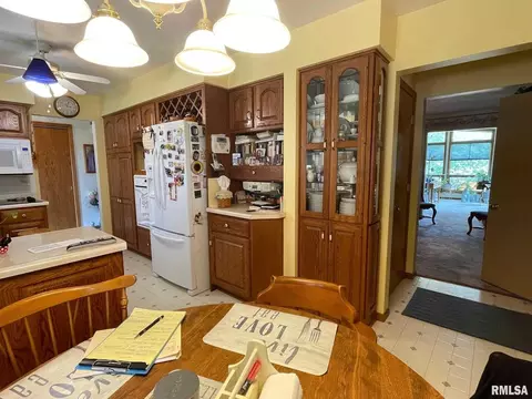 2716 35th St, Moline, IL 61265 photo 34