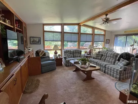 2716 35th St, Moline, IL 61265 photo 21