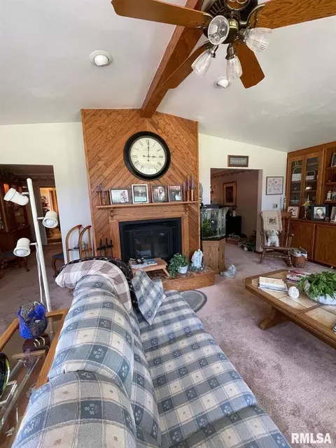 2716 35th St, Moline, IL 61265 photo 18