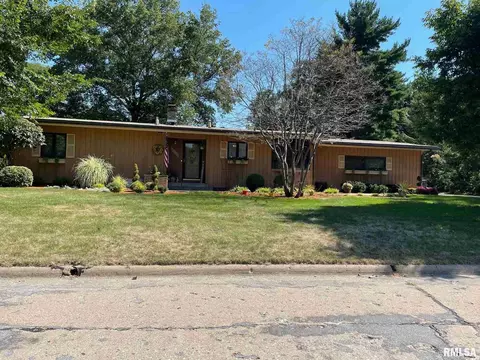 2716 35th St, Moline, IL 61265 photo 1