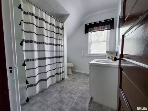 2020 13th St, Moline, IL 61265 photo 12