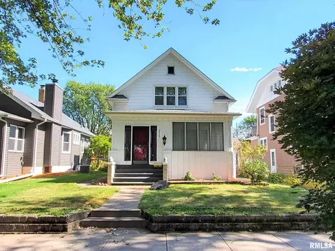 2020 13th St, Moline, IL 61265 photo 1