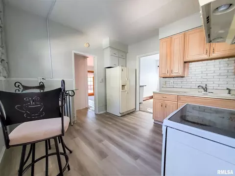 2020 13th St, Moline, IL 61265 photo 5