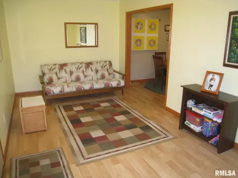 2413 10th St, Silvis, IL 61282 photo 7