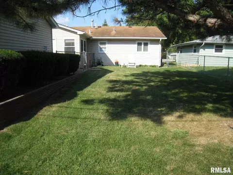 2413 10th St, Silvis, IL 61282 photo 14