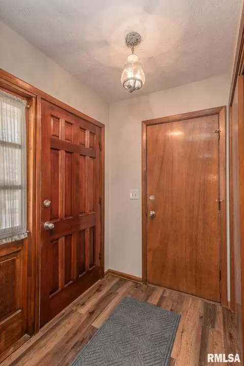 1509 18th Avenue Ct, Silvis, IL 61282 photo 5