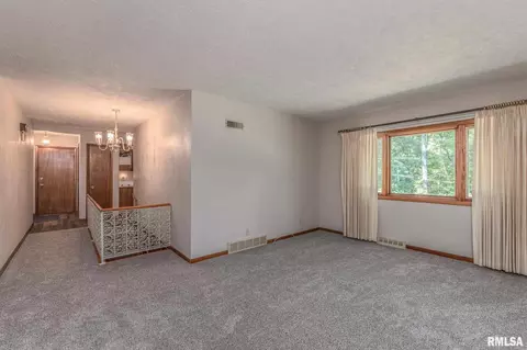 1509 18th Avenue Ct, Silvis, IL 61282 photo 8