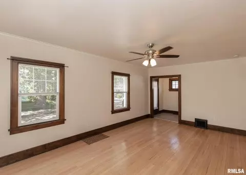 1638 24th St, Moline, IL 61265 photo 6