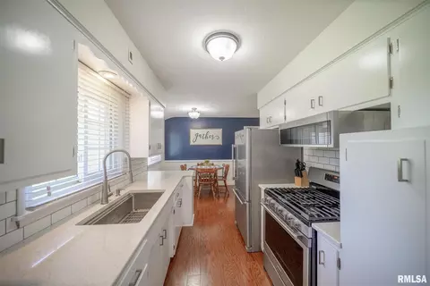 1201 14th St, Viola, IL 61486 photo 6