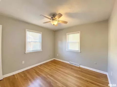 127 Cliff Ct, Silvis, IL 61282 photo 13