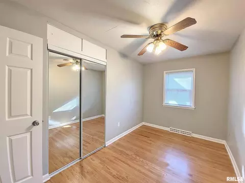 127 Cliff Ct, Silvis, IL 61282 photo 12