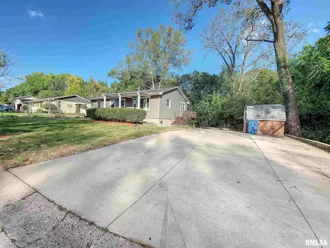 127 Cliff Ct, Silvis, IL 61282 photo 2