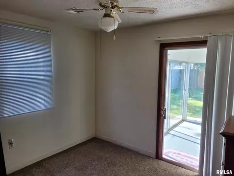 971 40th St, Moline, IL 61265 photo 10