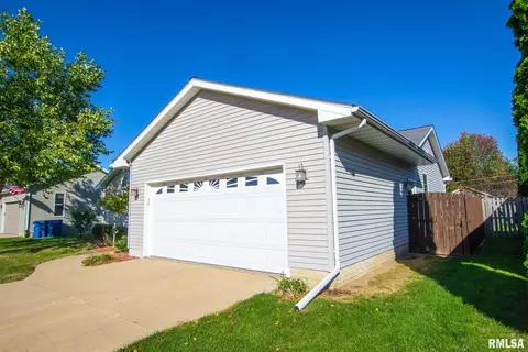 1901 13th St, Silvis, IL 61282 photo 4