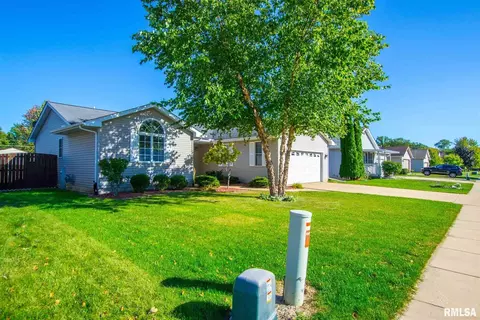 1901 13th St, Silvis, IL 61282 photo 3