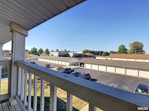 840 E Iowa St #3C, Eldridge, IA 52748 photo 3