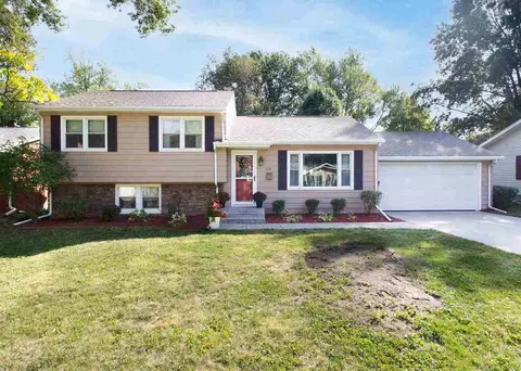 1826 45th St, Moline, IL 61265 photo 2