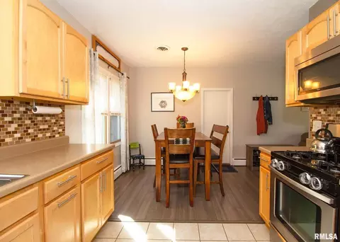 1826 45th St, Moline, IL 61265 photo 5