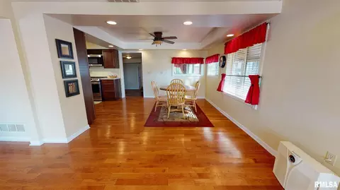 3305 69th Ave, Moline, IL 61265 photo 8