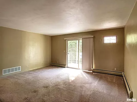 940 17th St #2, Moline, IL 61265 photo 3