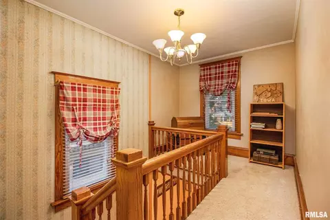 104 N 4th St, Eldridge, IA 52748 photo 14