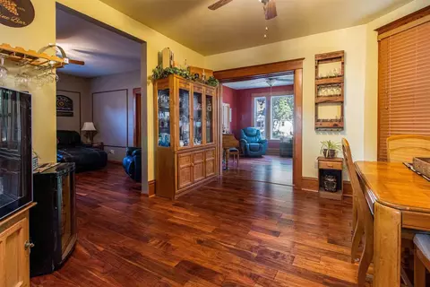 104 N 4th St, Eldridge, IA 52748 photo 8