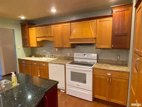 910 Pluto St, Geneseo, IL 61254 photo 8