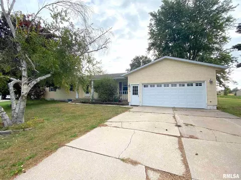 910 Pluto St, Geneseo, IL 61254 photo 1