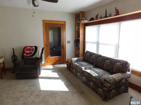 1605 15th Ave, Moline, IL 61265 photo 4