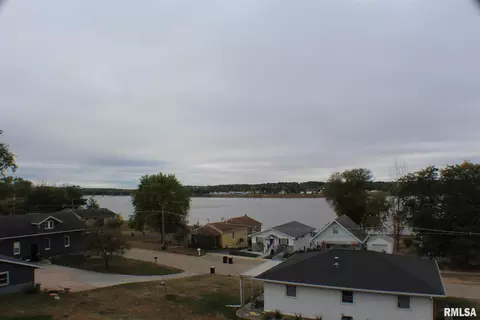 106 N 5th St, Fulton, IL 61252 photo 11