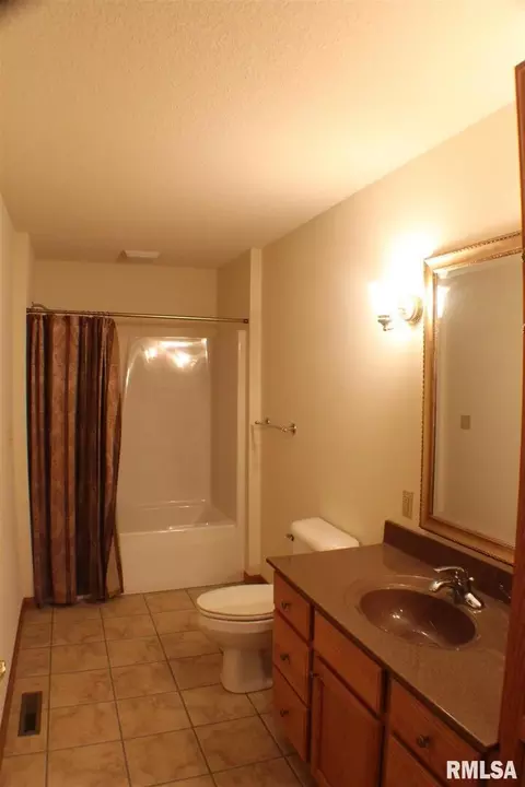 106 N 5th St, Fulton, IL 61252 photo 32