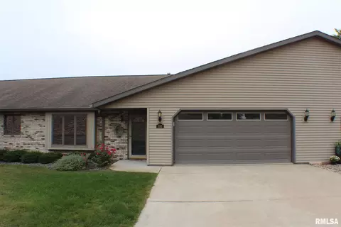 106 N 5th St, Fulton, IL 61252 photo 3