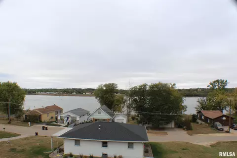 106 N 5th St, Fulton, IL 61252 photo 10