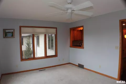 106 N 5th St, Fulton, IL 61252 photo 9