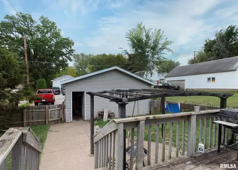 209 13th St, Silvis, IL 61282 photo 27