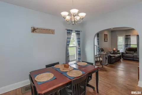 209 13th St, Silvis, IL 61282 photo 7