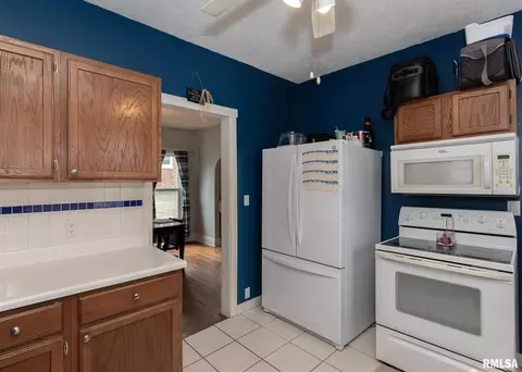 209 13th St, Silvis, IL 61282 photo 11