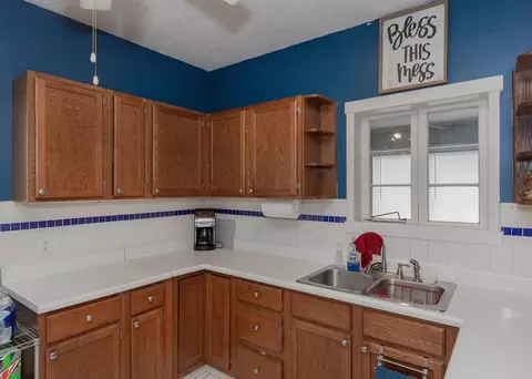 209 13th St, Silvis, IL 61282 photo 9