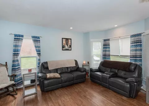 209 13th St, Silvis, IL 61282 photo 5