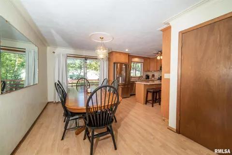 1103 6th Ave, Silvis, IL 61282 photo 5
