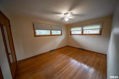 1519 14th St, Silvis, IL 61282 photo 9