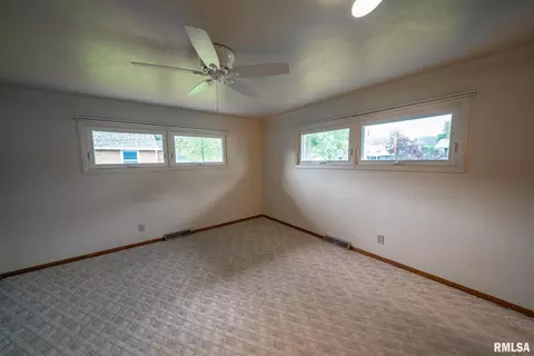 1519 14th St, Silvis, IL 61282 photo 8